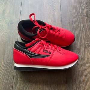 NWOT Fila Sneakers